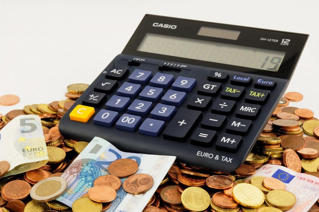 Voordat u een nieuwe lening aangaat, moet u de kosten ervan berekenen en de voordelen evalueren