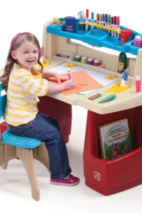  Children's tables with a stool