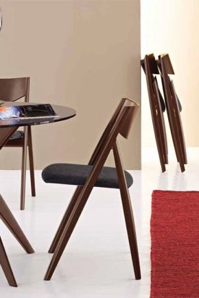  लकड़ी की कुर्सियों को तह करने की डिजाइन विशेषताएं