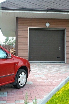 Automatic garage doors: pros and cons
