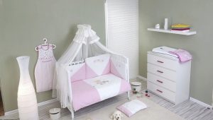  Bed linen in the crib for newborns