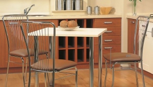  Chairs on metal frame for the kitchen