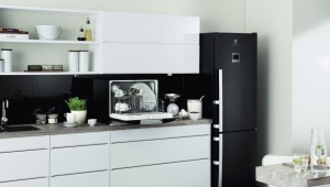  프로스트 시스템이없는 Electrolux 2 구획 냉장고