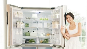  대형 냉장고가있는 냉장고