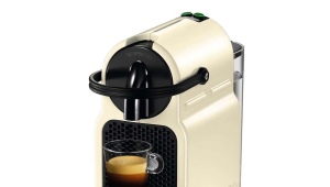  कैप्सुलर कॉफी मशीन डी'लॉन्गी नेस्प्रेसो