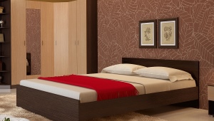  리프팅 메커니즘이있는 침대 140x200 cm