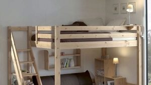  سرير العلية من كتلة من شجرة