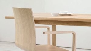  आधुनिक शैली में armrests के साथ लकड़ी की कुर्सियां