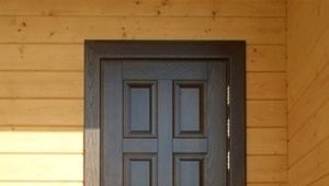  लकड़ी के घर में दरवाजे की स्थापना