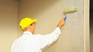  벽지를 붙이기 전에 벽에 프라이머를 붙이는 방법은 무엇입니까?