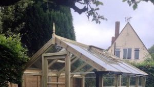  How to build a greenhouse of wood?