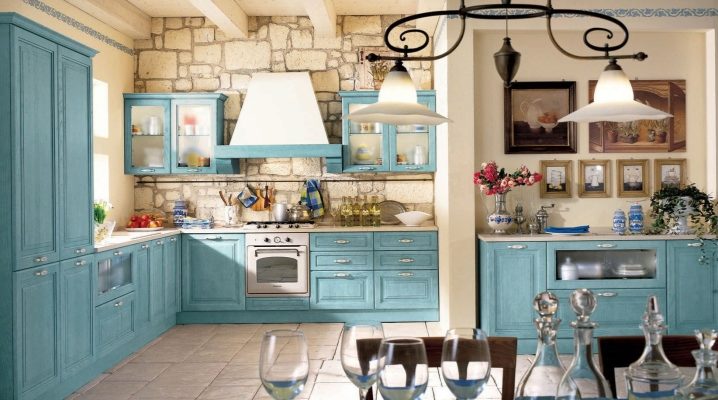  Chandelier in the kitchen in the style of Provence