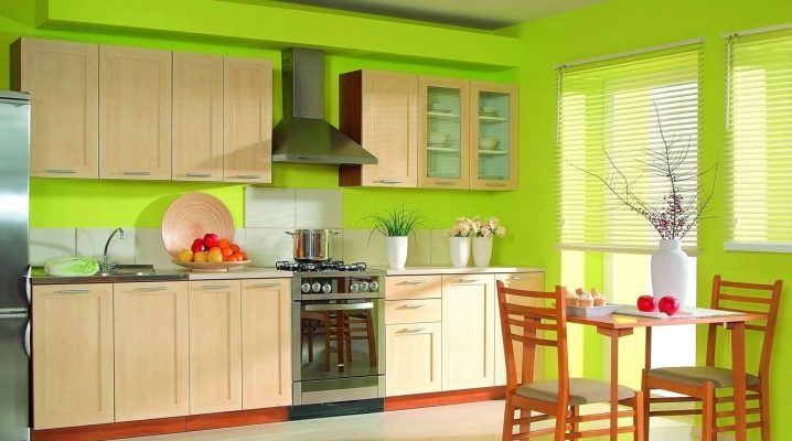  Green wallpaper in the kitchen