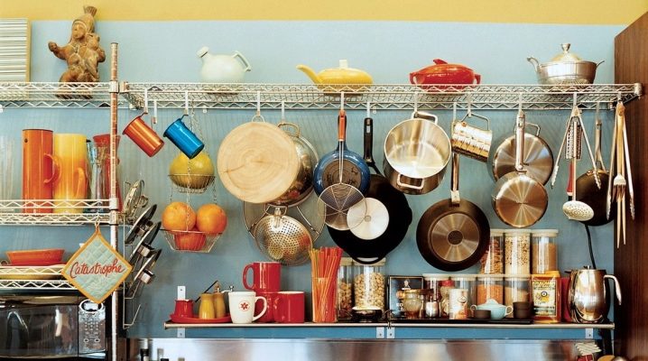  Kitchen accessories on rails and attachments