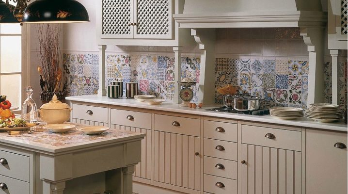  Spanish tiles for the kitchen