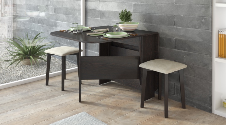  Small folding tables for a small kitchen