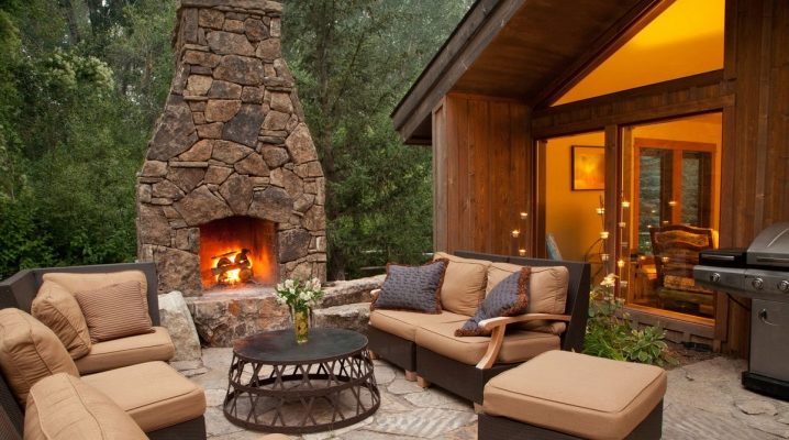  Outdoor fireplace