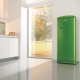  냉동고가있는 소형 냉장고
