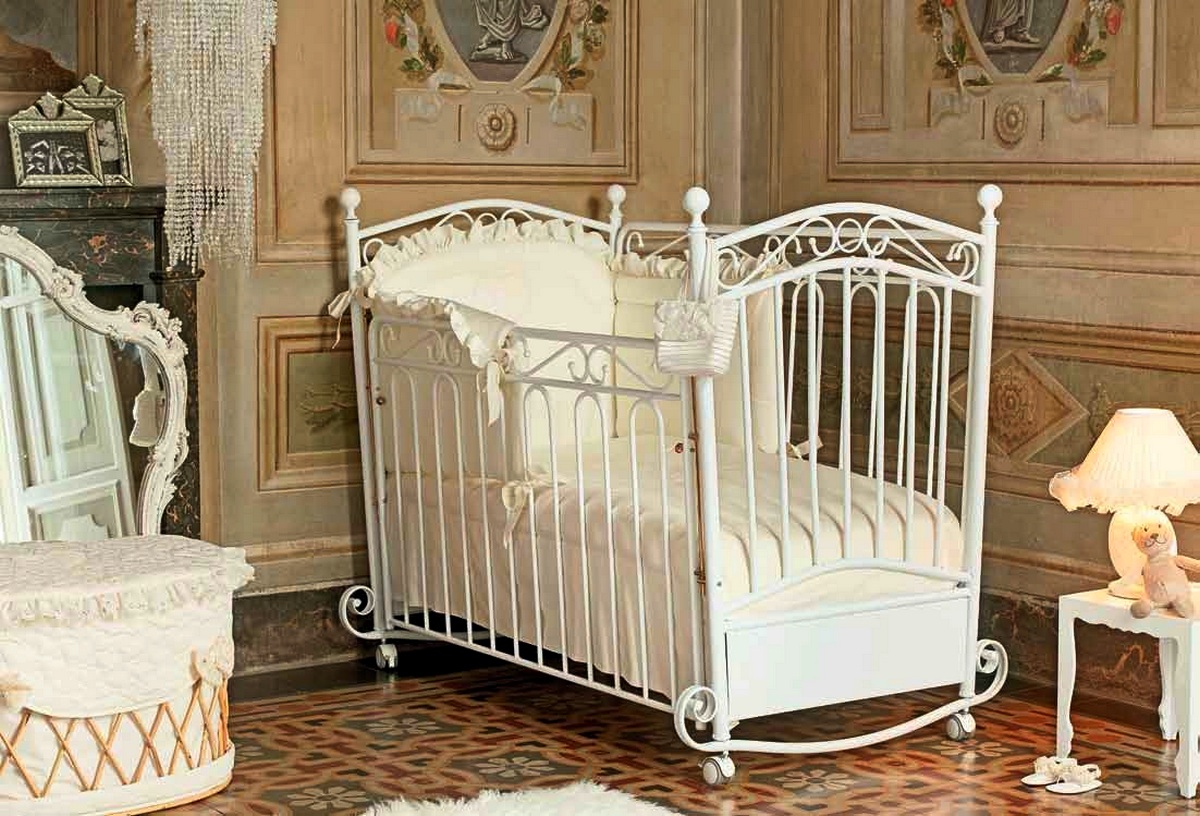 Купить детскую кроватку 3. Кроватка Pali Tulip. Кроватки Giovanni Baby Crib. Pali кроватки для новорожденных. Mika Marita кроватка.